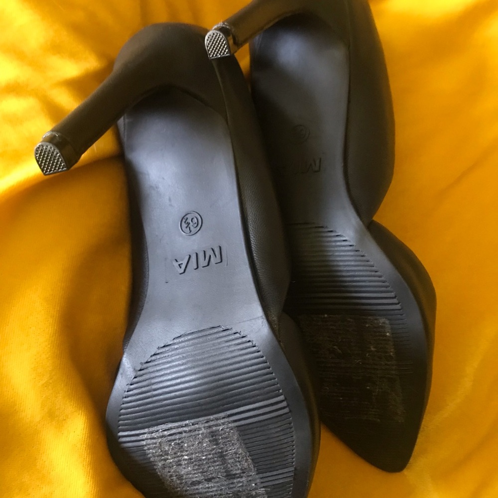 MIA heels